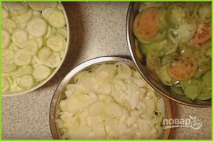 Салат из помидор и огурцов на зиму - фото шаг 2