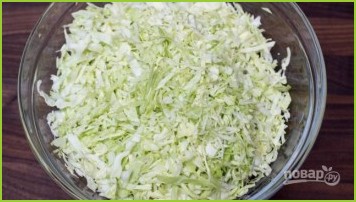 Салат из свежей капусты и огурца - фото шаг 1