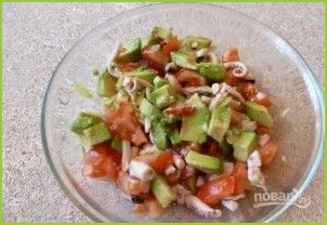 Салат с авокадо и морепродуктами - фото шаг 2