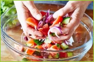 Легкий летний салат с фетой - фото шаг 3