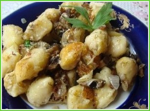 Ленивые картофельные вареники с грибами - фото шаг 5