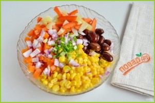 Постный салат с фасолью и кукурузой - фото шаг 3
