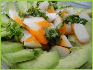 Салат из авокадо и крабовых палочек - фото шаг 4