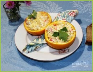 Салат с крабовыми палочками и апельсином - фото шаг 8
