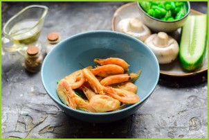 Салат с креветками и стручковой фасолью - фото шаг 1