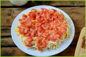 Слоеный салат с крабовыми палочками (вкусно и просто) - фото шаг 4