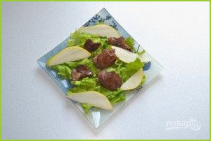 Теплый салат с грушей и куриной печенью - фото шаг 8
