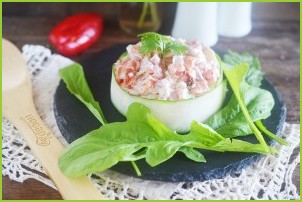 Крабовый салат с жареным перцем и авокадо - фото шаг 11