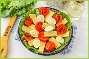 Салат с яйцом и сыром - фото шаг 4