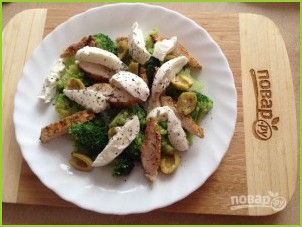 Салат с курицей, брокколи и моцареллой - фото шаг 9