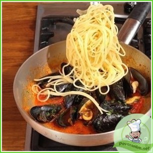 Спагетти с мидиями - фото шаг 4