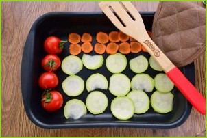 Теплый салат с пастой и запеченными овощами - фото шаг 1