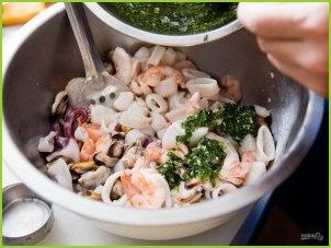 Морской салат с креветками - фото шаг 4