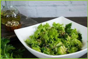 Огуречный салат с семечками - фото шаг 5