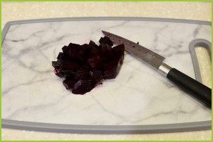 Салат из свеклы с курагой - фото шаг 5