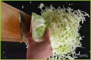 Салат из свежей белокочанной капусты - фото шаг 2