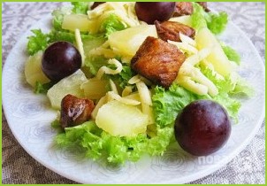 Салат с курицей, сыром и ананасом - фото шаг 7
