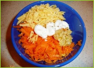 Салат с морковью и сыром - фото шаг 4