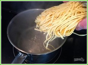 Спагетти с грибами в сливочном соусе - фото шаг 7