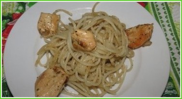 Спагетти с курицей в сметанном соусе - фото шаг 6