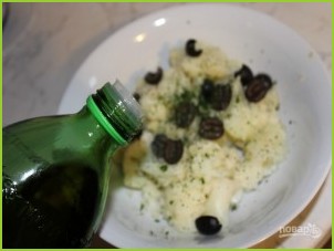 Салат из цветной капусты с маслинами - фото шаг 4