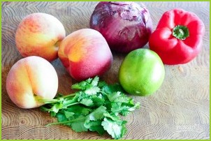 Салат с персиками и овощами - фото шаг 1