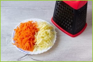 Овощной салат со сметаной - фото шаг 5