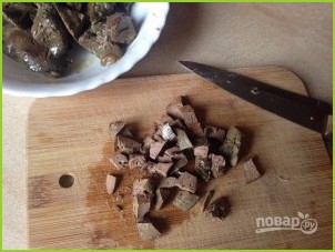 Салат из куриной печени с грибами - фото шаг 2