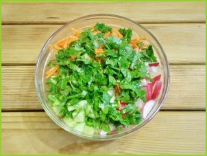Салат из зелени и овощей - фото шаг 7