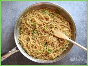 Спагетти с зеленым луком - фото шаг 5