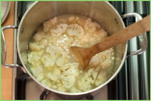 Суп-пюре из цветной капусты с сыром - фото шаг 6