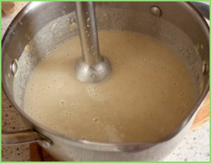 Суп пюре из шампиньонов в хлебе - фото шаг 5