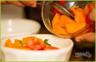 Острый салат с манго и помидорами - фото шаг 6