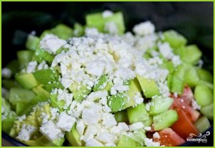 Овощной салат с авокадо - фото шаг 5