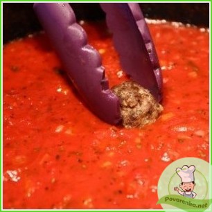 Фрикадельки в томатном соусе - фото шаг 7