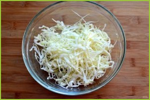 Овощной салат с яичными блинчиками - фото шаг 2
