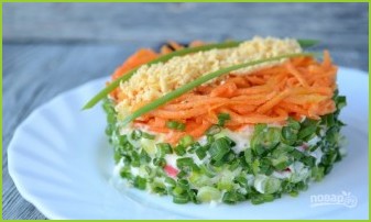 Салат с крабовыми палочками и корейской морковью - фото шаг 5