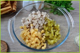 Мясной салат с блинчиками - фото шаг 5