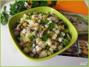 Салат из маслят и картошки - фото шаг 8