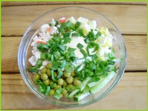 Салат крабовый с огурцом - фото шаг 7