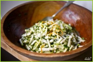 Салат с кольраби и зеленью - фото шаг 6