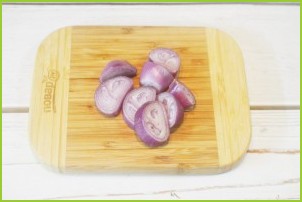 Салат с луком и голубым сыром - фото шаг 1
