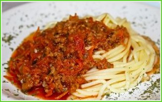 Спагетти под соусом болоньезе - фото шаг 6