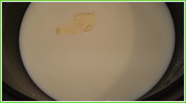 Манка на молоке в мультиварке - фото шаг 2
