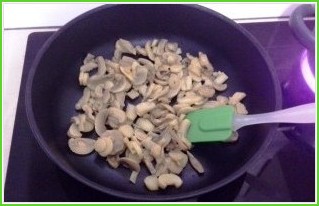 Паста с ветчиной и грибами в сливочном соусе - фото шаг 3