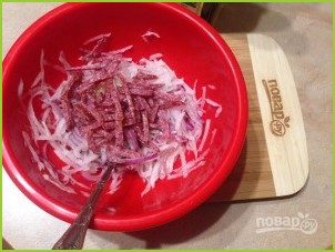 Салат из дайкона с колбасой - фото шаг 5