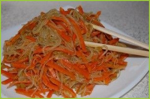 Салат из фунчозы с морковью - фото шаг 9