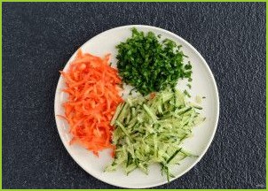 Салат из фунчозы с огурцом - фото шаг 3