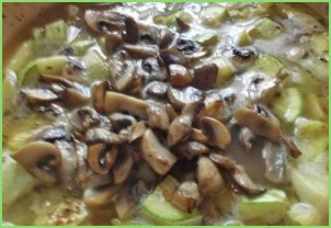 Суп из кабачков с грибами - фото шаг 6