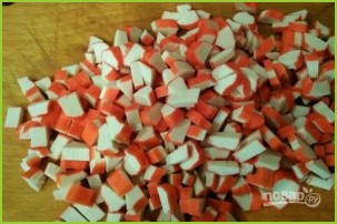 Салат из крабовых палочек с киви - фото шаг 6